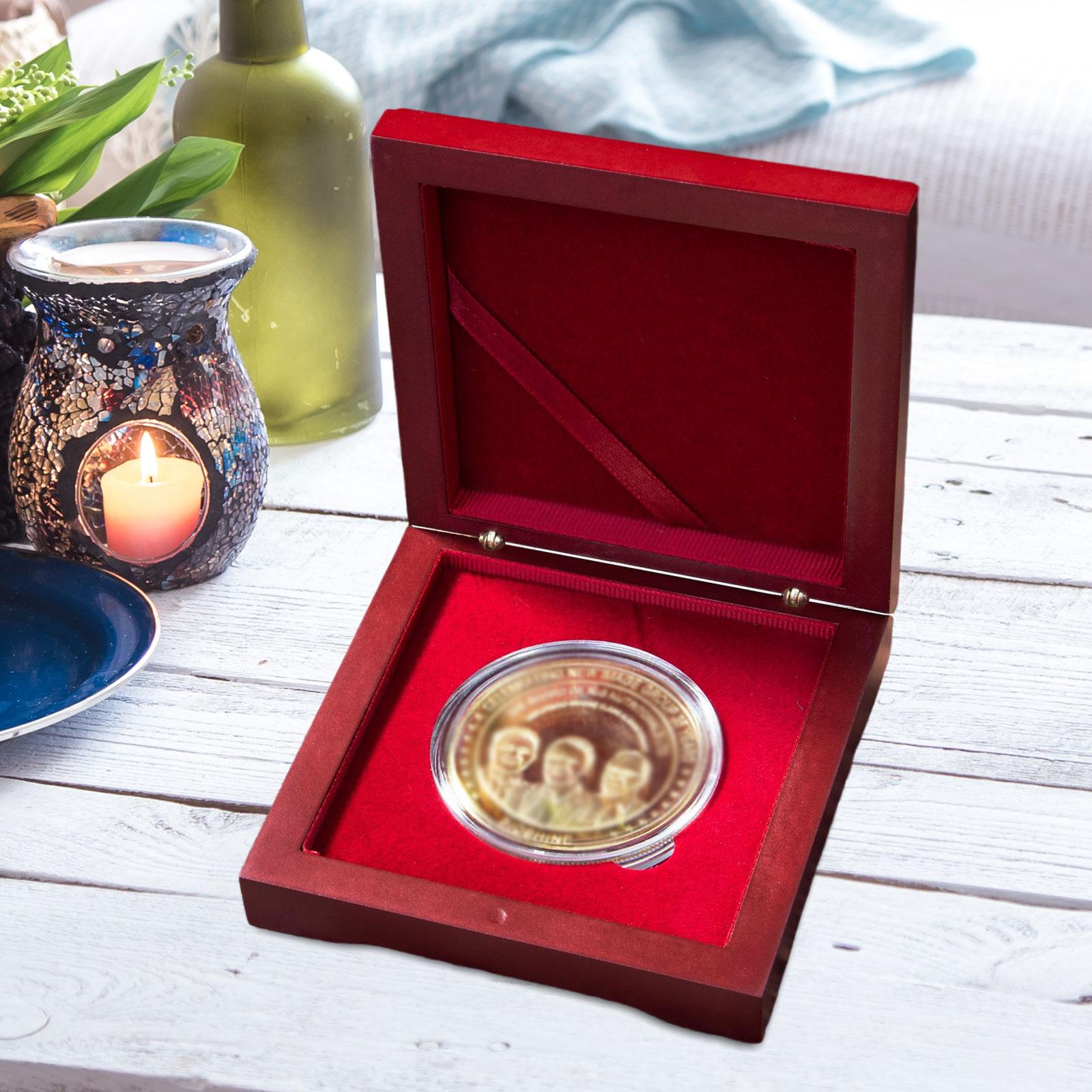 Collectors Coins Jewelry & Watches Of Smithtown Photos - ميدالية صندوق عرض حامل العملات المعدنية
