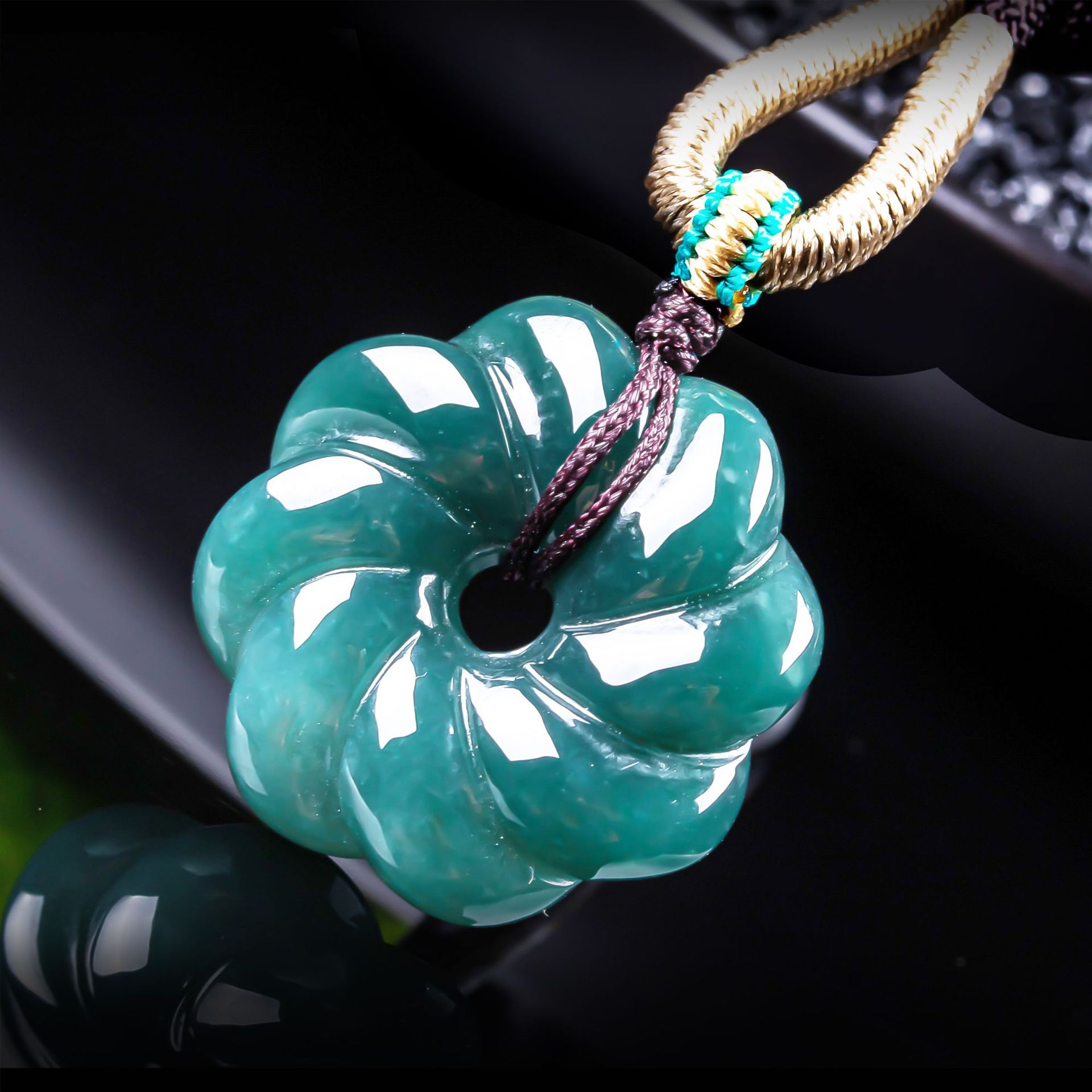 قلادة زهرة من اليشم البورمي ال - مراجعة Jewelry & Watches Review وسعره