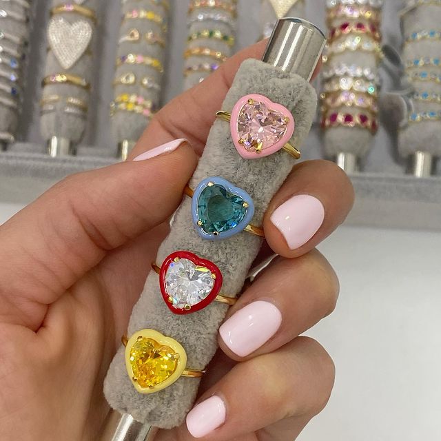 الملونة على شكل قلب مكعب زركون - مراجعة Birthstone Ring Set وسعره